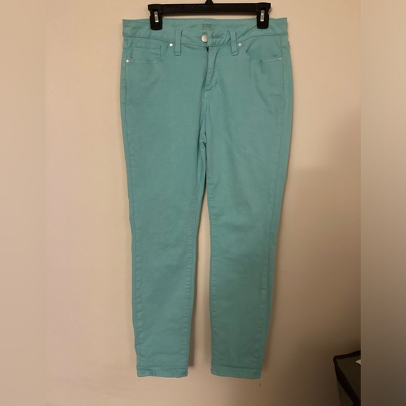 Women’s Sz 8 stretch capri pants - Picture 2 of 5